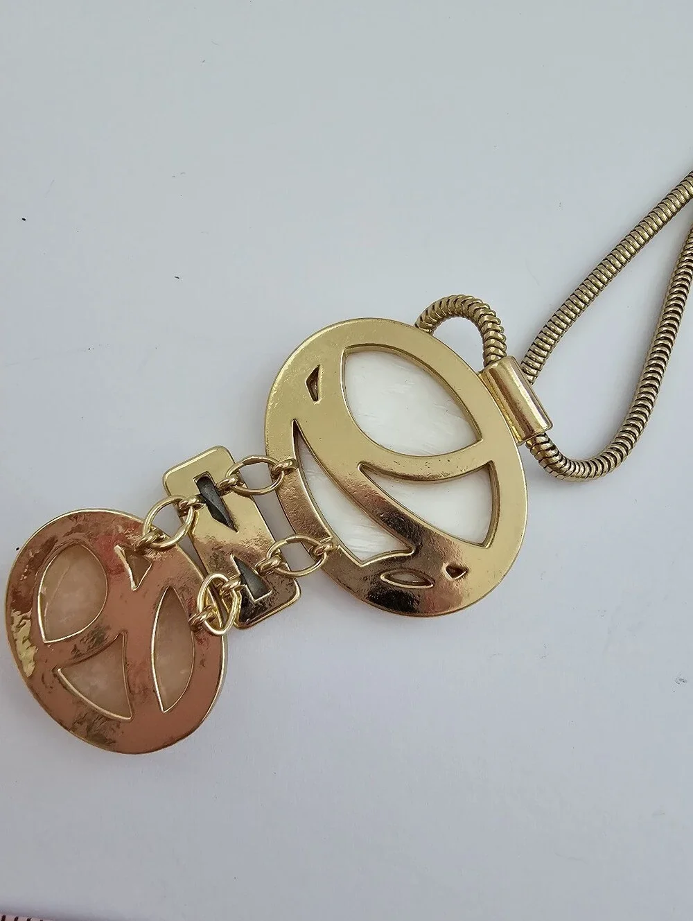 ​Gold Tone Multi Stone Pendant Necklace White Peach Cabochon Geometric Snake